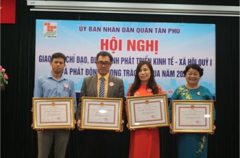 CÔNG TY SIÊU NHẬT THANH XUẤT SẮC NHẬN 2 BẰNG KHEN CẤP THÀNH PHỐ