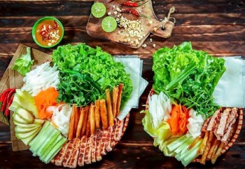 Theo chân SNT khám phá 2 món ăn trứ danh khi đến Nha Trang