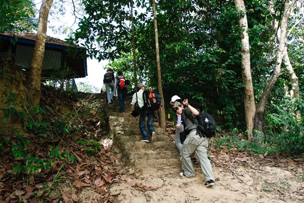 khu-cam-trai