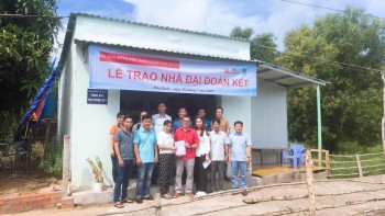 Trao nhà đại đoàn kết của Siêu Nhật Thanh và anh em IT Phú Quốc