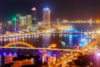 Đà Nẵng biến sông Hàn thành "dòng sông ánh sáng"