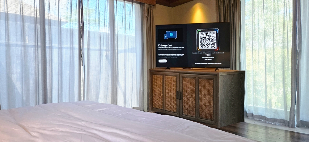 Samsung TVs and Displays HU8000F series HITEC 2025 2025 Hospitality TV main3